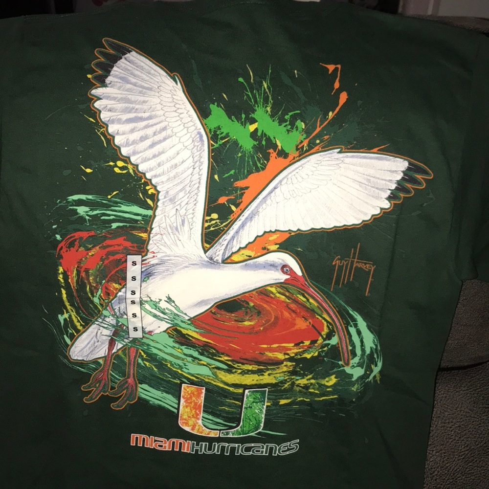 NWT - Guy Harvey- Miami Hurricanes - T-Shirt